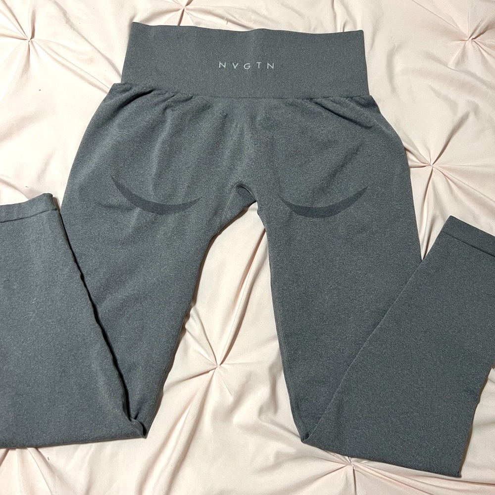 NVGTN Grey Contour Seamless leggings, Size Large.